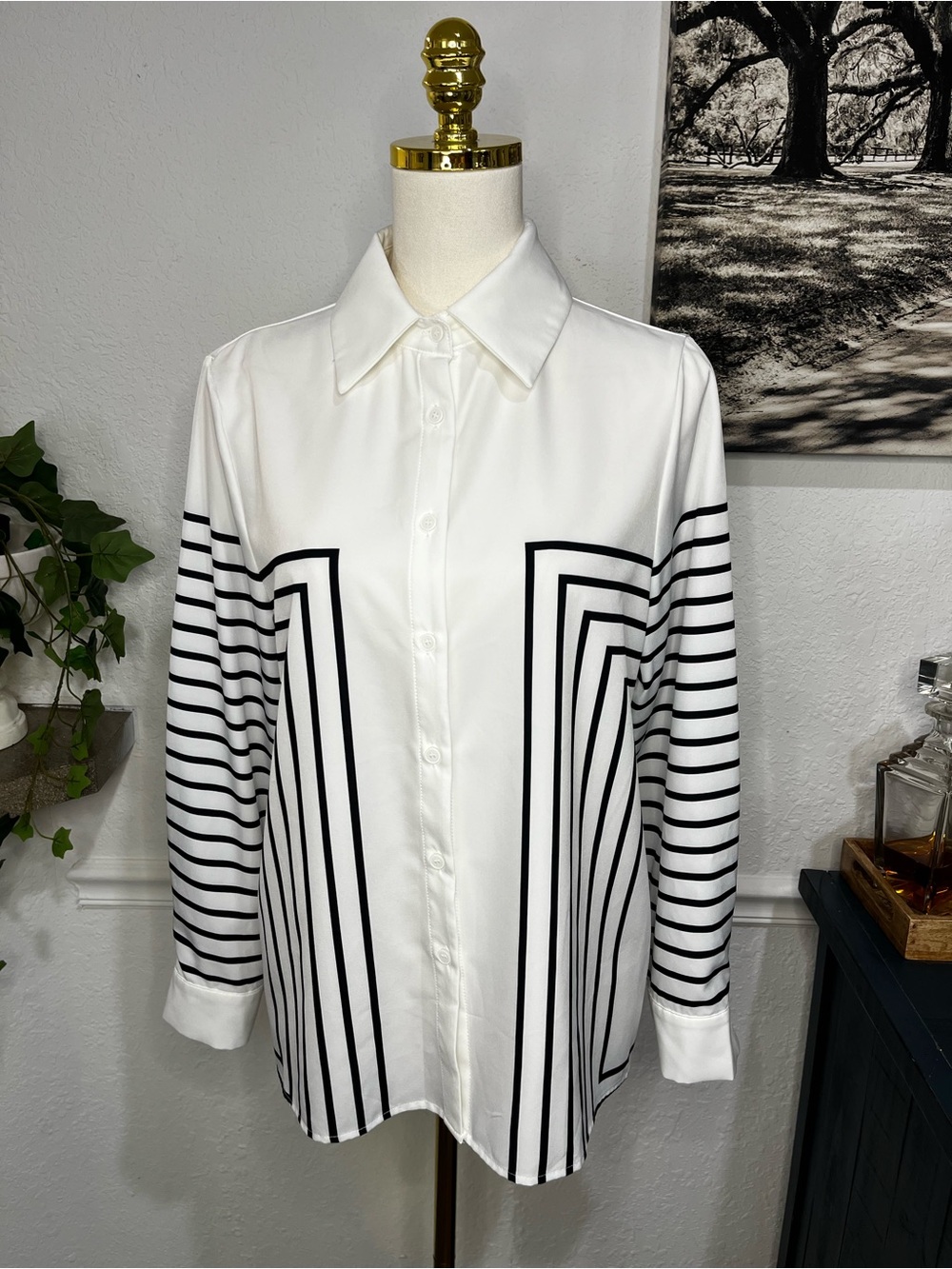 STYLEWE White Button-Down Shirt with Black Geometric and Stripe Details Medium